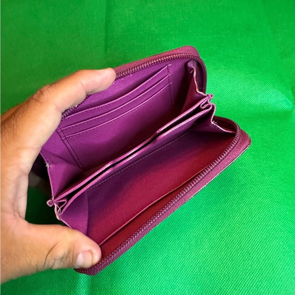 Michael Kors Wallet good condition - Picture 4 of 4